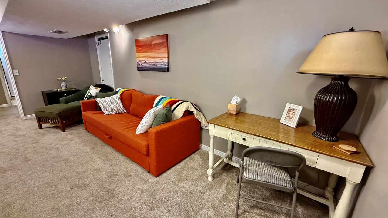 Photo of Livingroom in Midvale