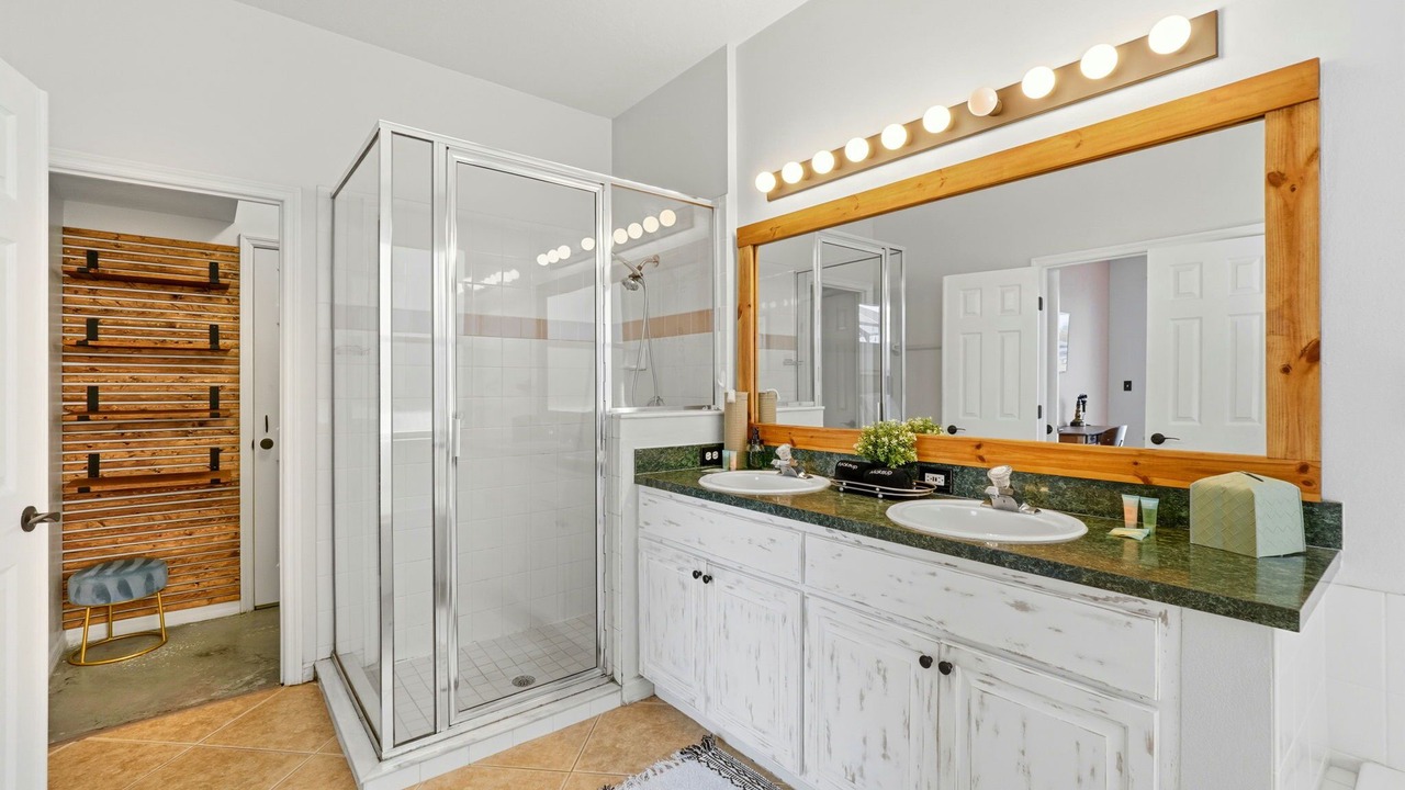 Photo of Bathroom in Sunset Lakes