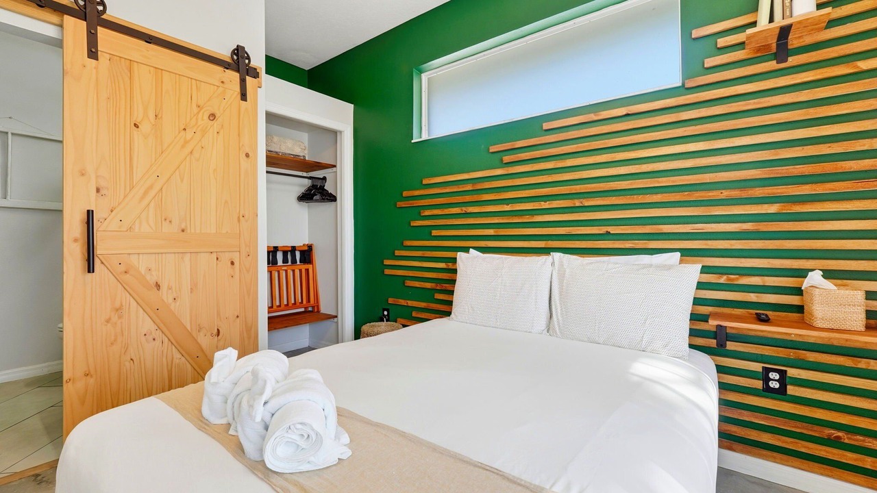 Photo of Bedroom in Sunset Lakes