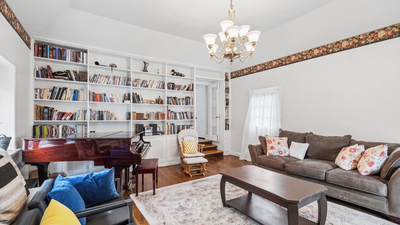 Photo of Livingroom in Valley Run