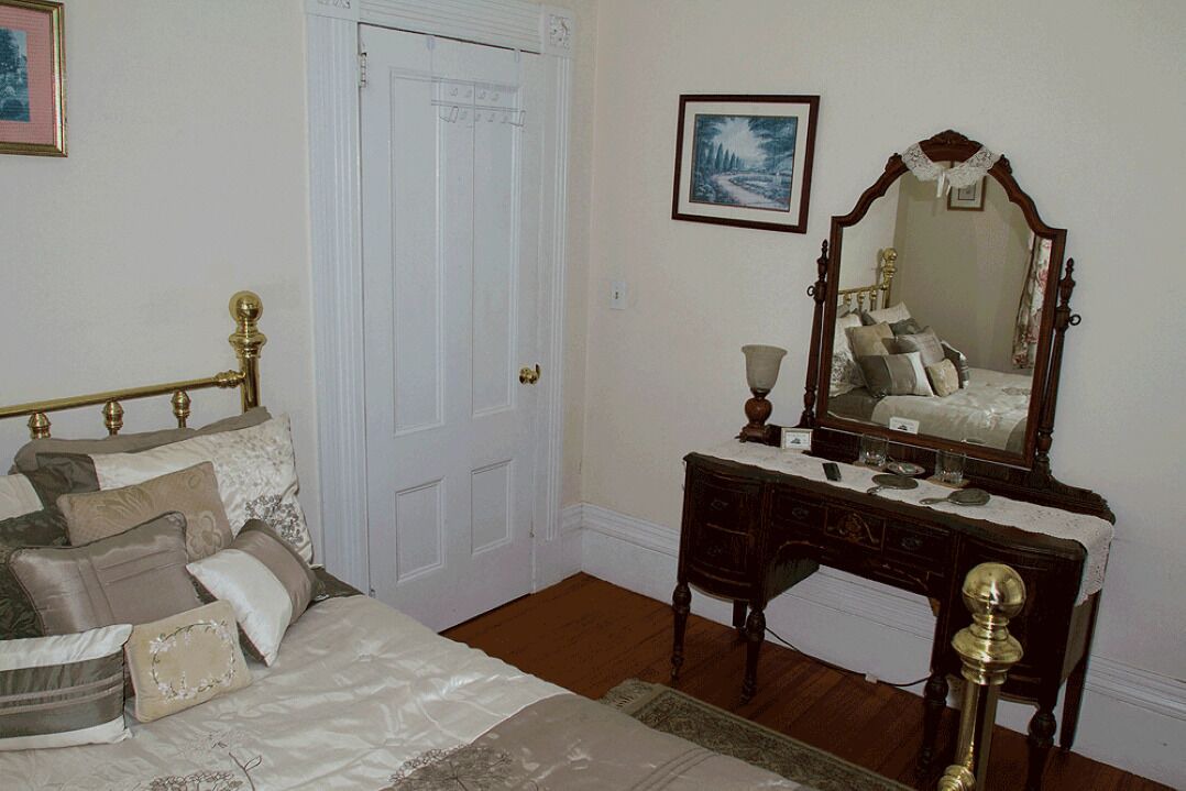 Photo of Bedroom in Historic Hill