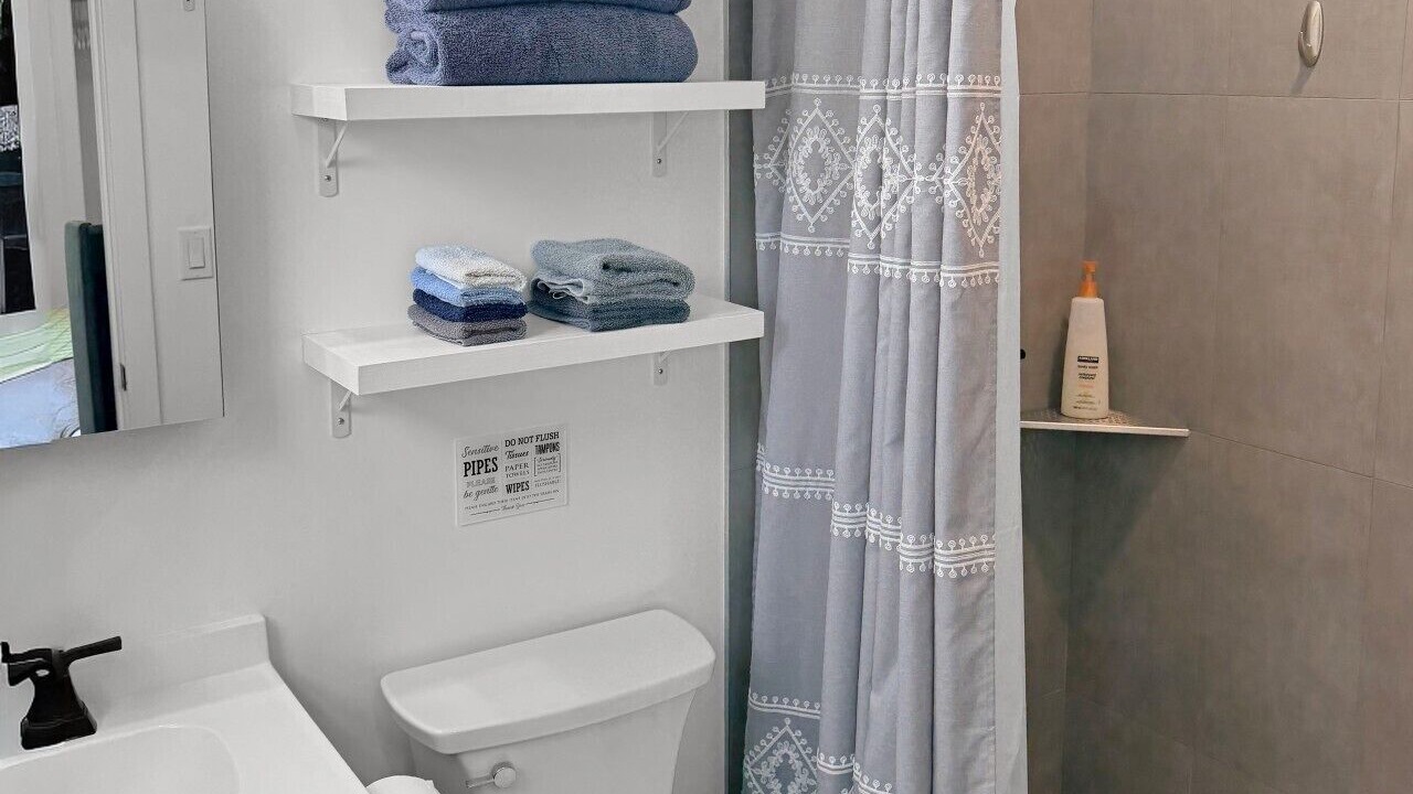 Photo of Bathroom in Mokuleia