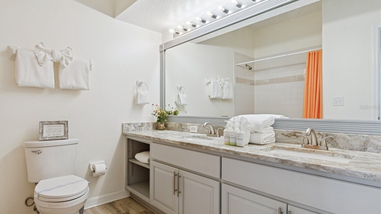 Photo of Bedroom in Sunset Lakes