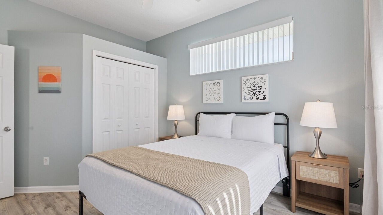 Photo of Bedroom in Sunset Lakes