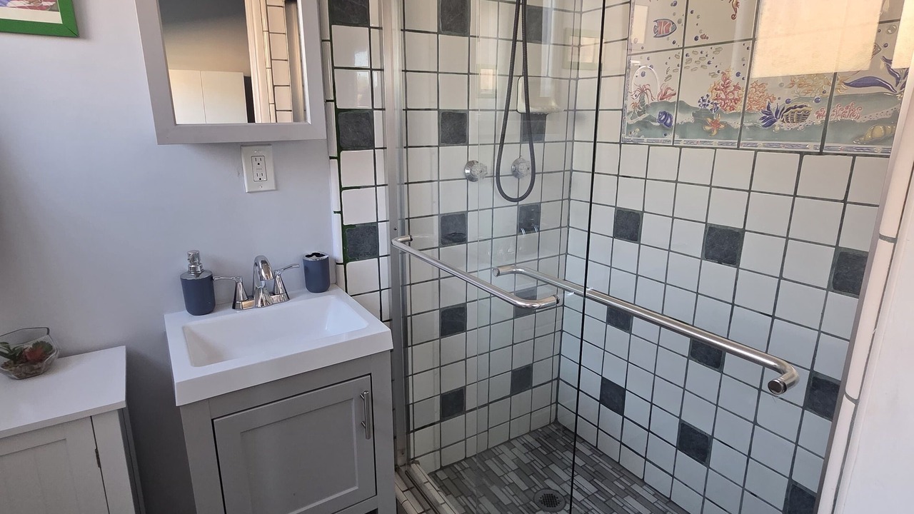 Photo of Bathroom in Gardena