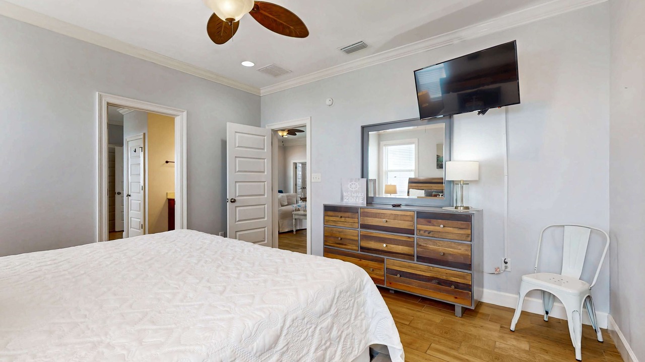 Photo of Bedroom in Dauphin Island