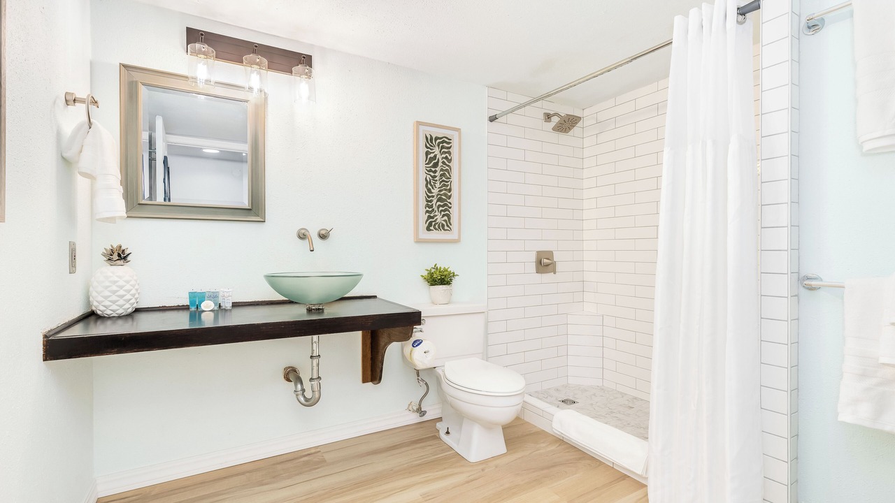 Photo of Bathroom in Kahuku