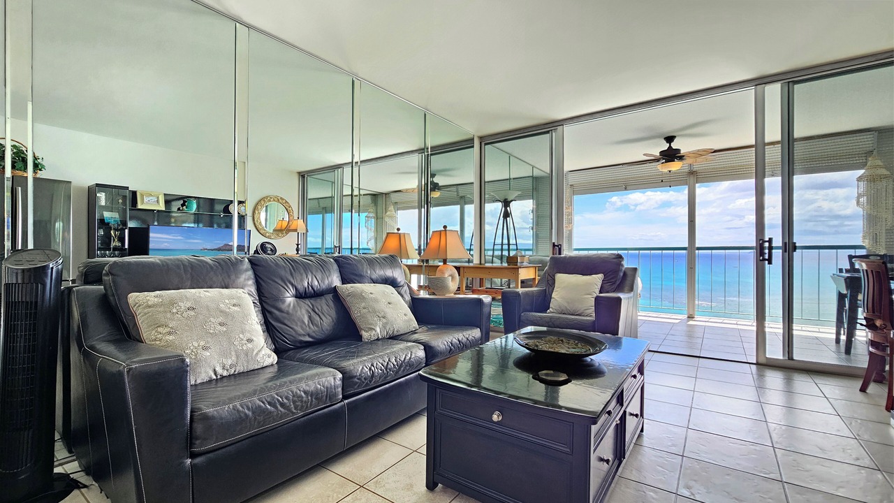 Photo of Livingroom in Diamond Head - Kapahulu - St. Louis
