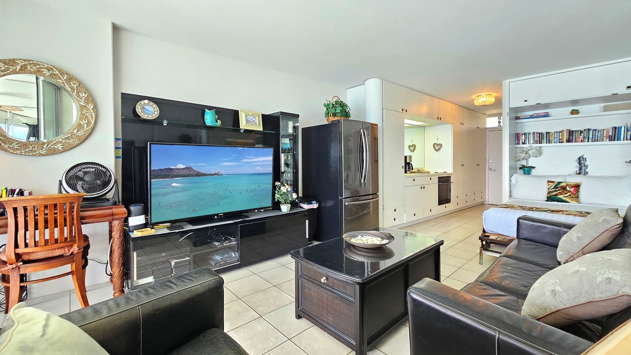 Photo of Livingroom in Diamond Head - Kapahulu - St. Louis