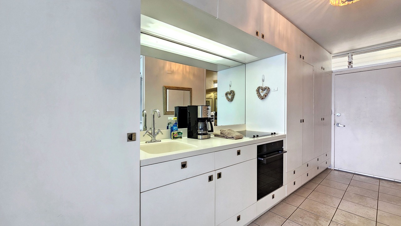 Photo of Kitchen in Diamond Head - Kapahulu - St. Louis