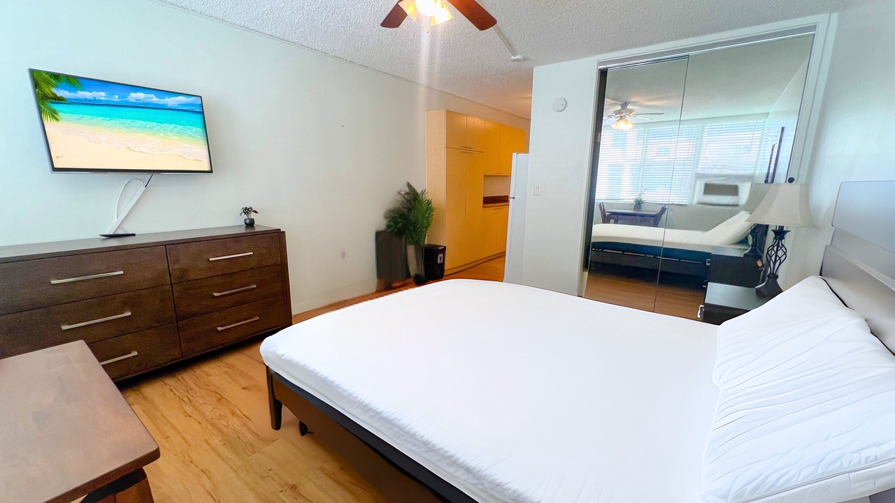 Photo of Bedroom in Waikiki
