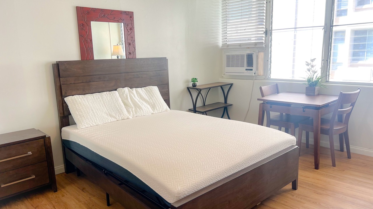 Photo of Bedroom in Waikiki