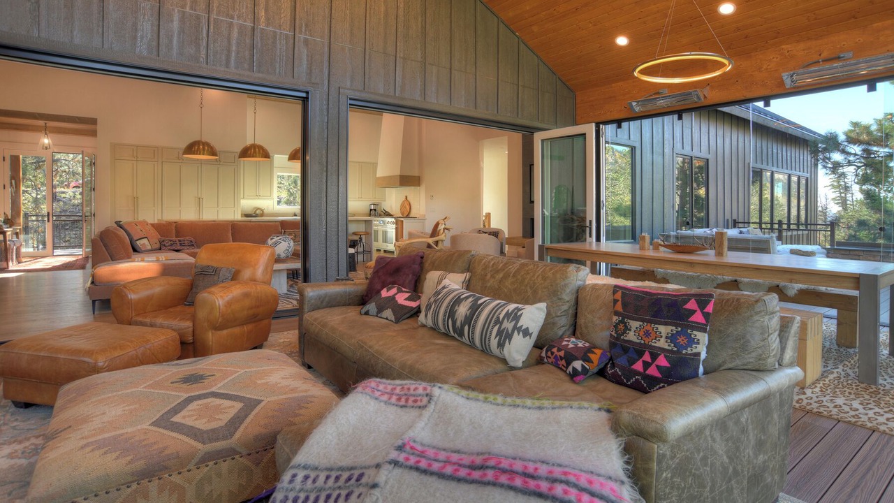 Photo of Livingroom in Columbine Lake