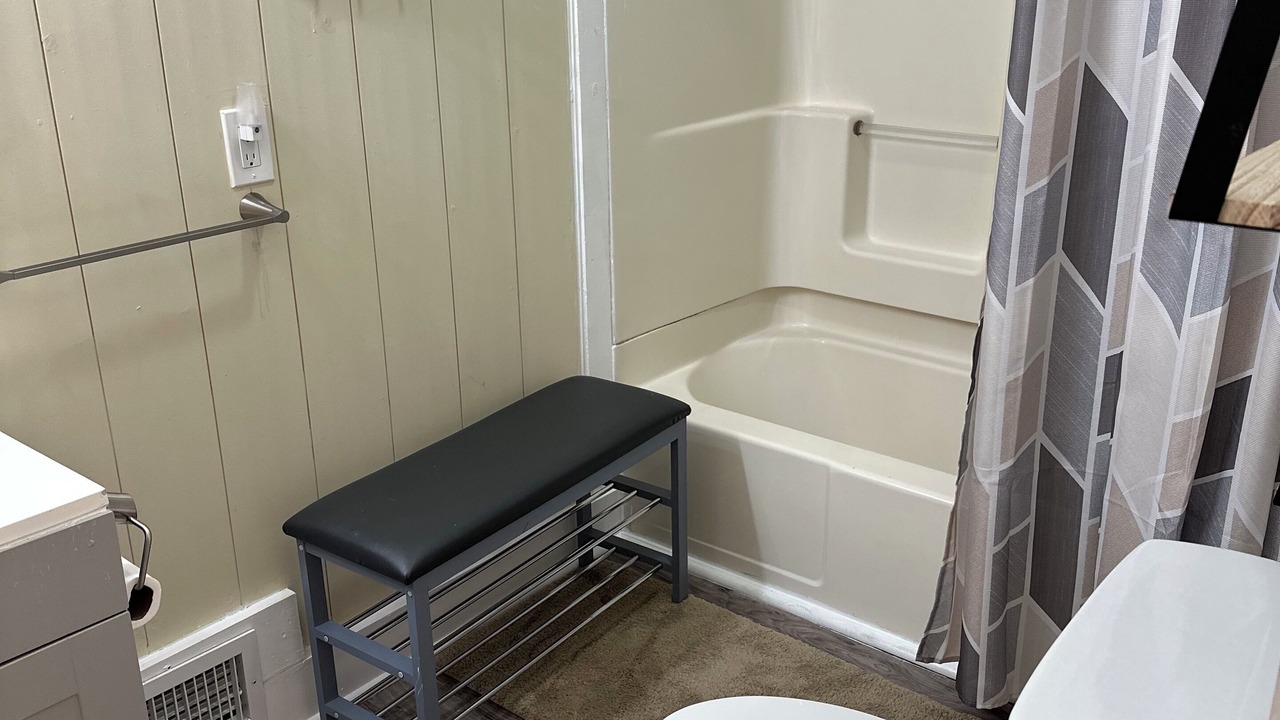 Photo of Bathroom in Niles