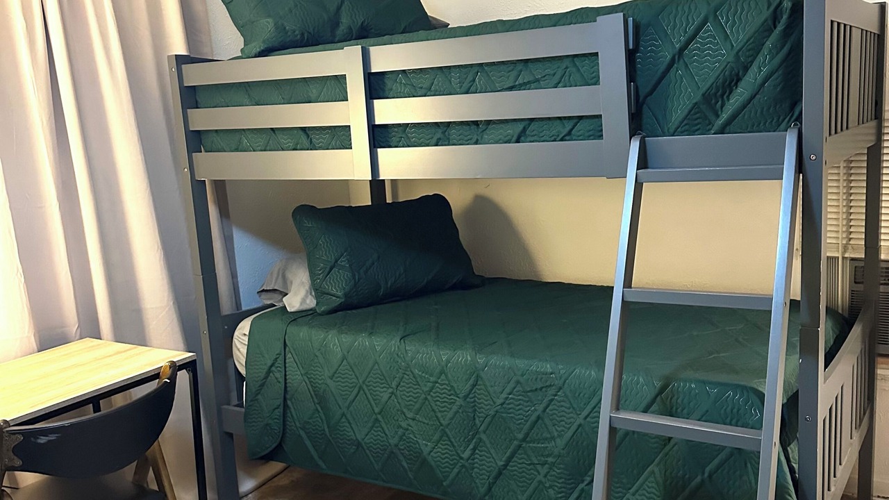 Photo of Bedroom in Niles
