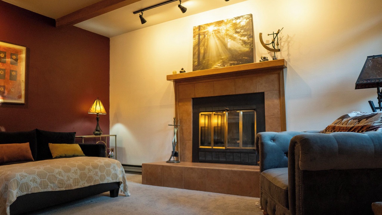 Photo of Livingroom in Hillcrest Estates