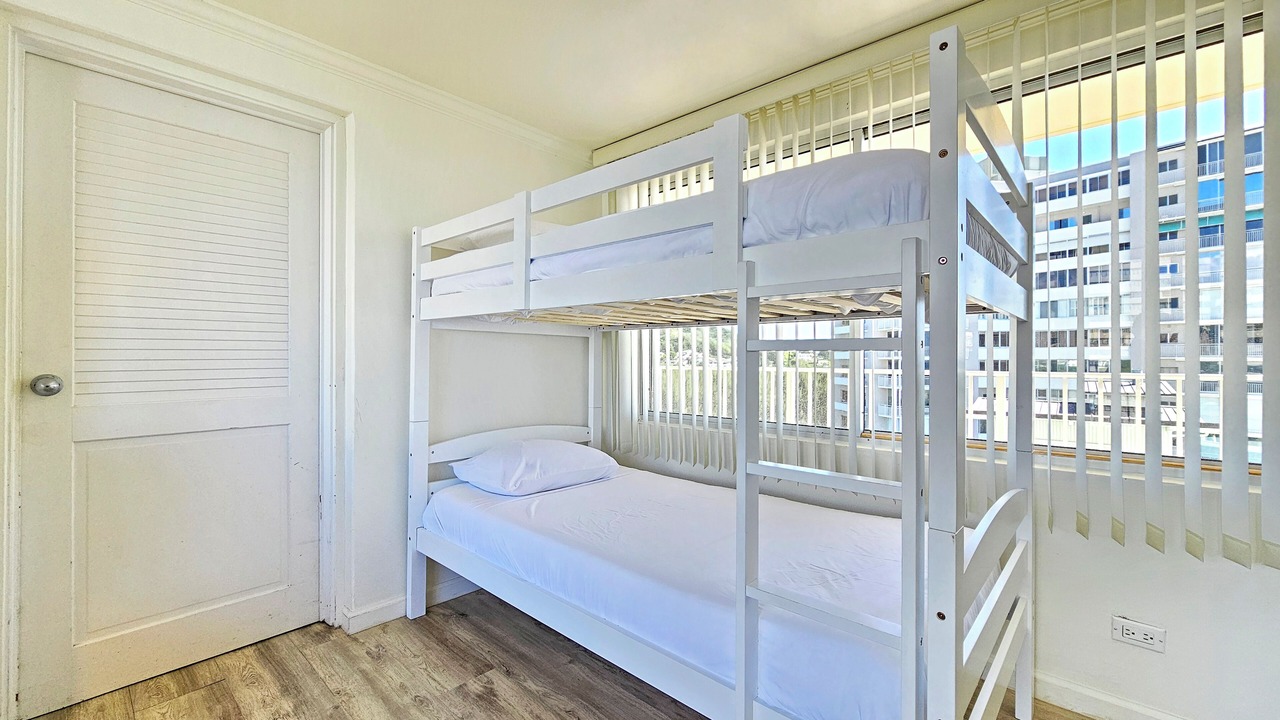 Photo of Bedroom in Diamond Head - Kapahulu - St. Louis