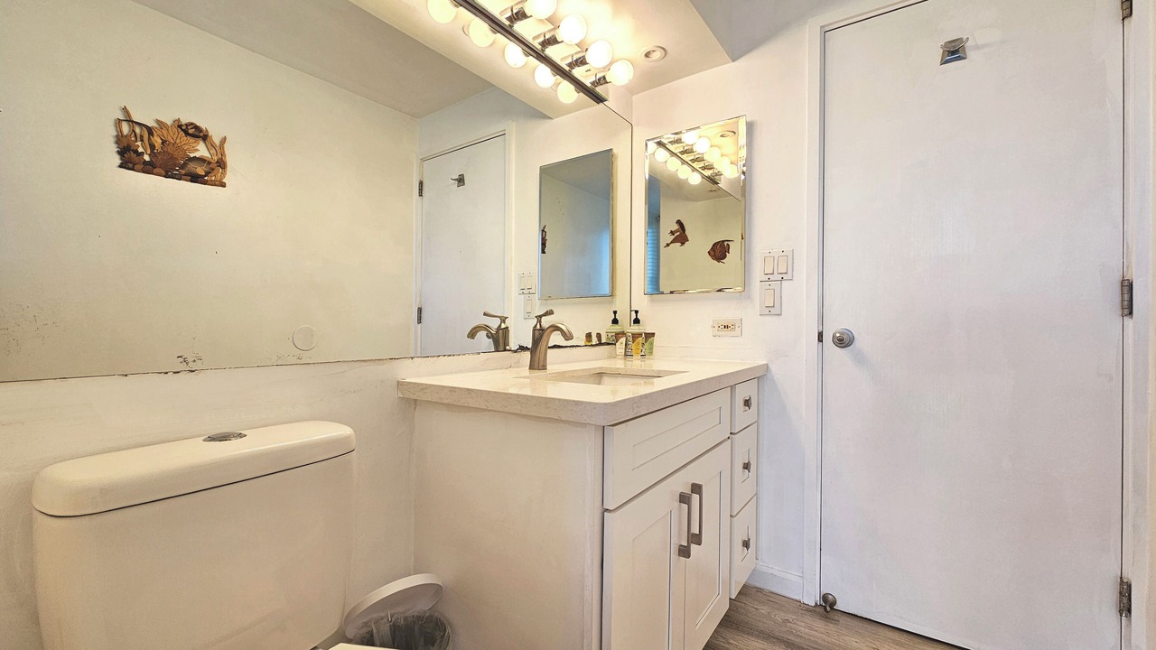 Photo of Bathroom in Diamond Head - Kapahulu - St. Louis