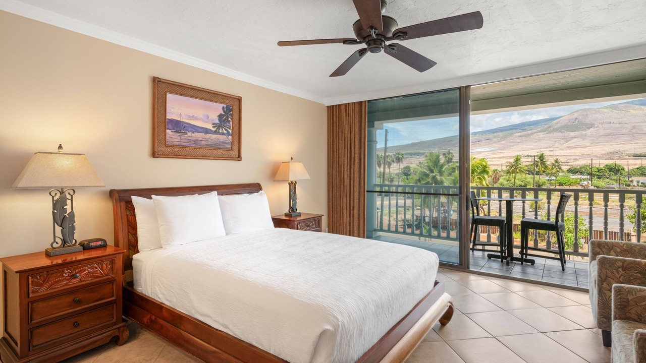 Photo of Bedroom in Historic Lahaina Front Street