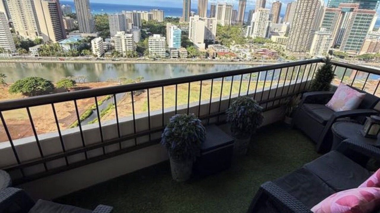 Photo of Outdoor in McCully - Moiliili