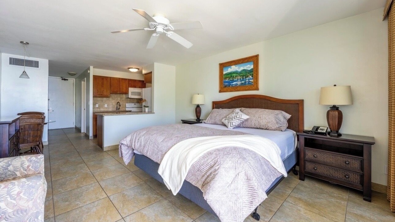 Photo of Bedroom in Historic Lahaina Front Street
