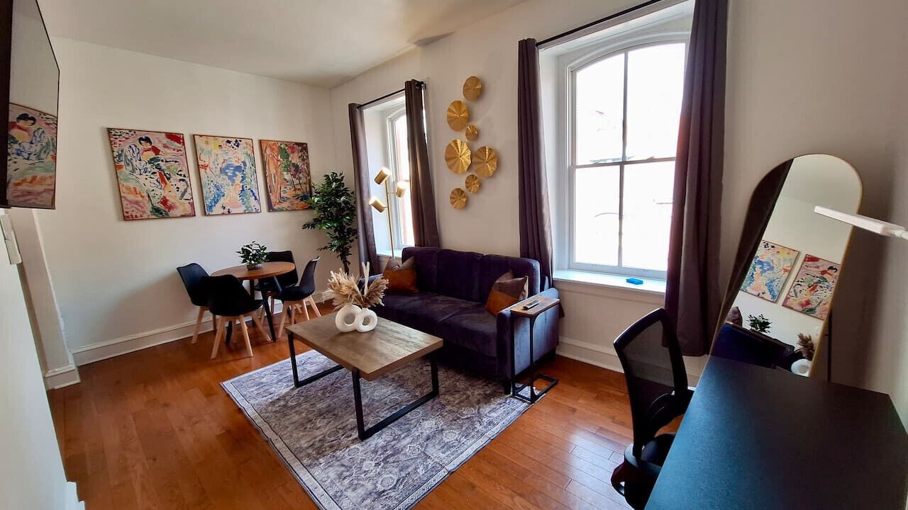 Photo of Livingroom in Center City West