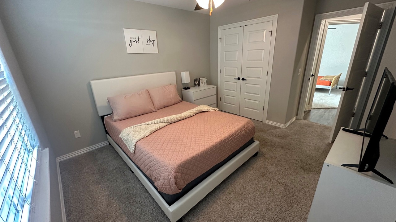 Photo of Bedroom in Springdale