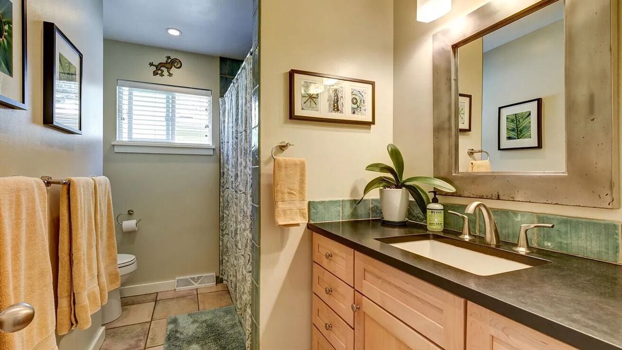 Photo of Bathroom in Newlands