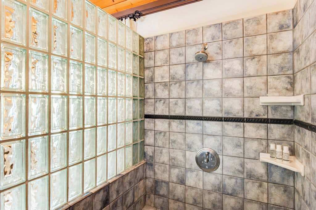 Photo of Bathroom in Honaunau-Napoopoo