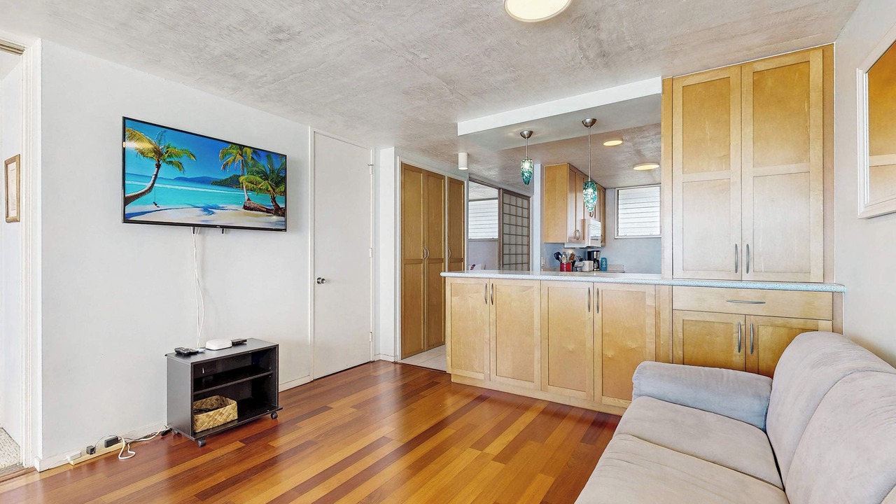 Photo of Livingroom in Waikiki