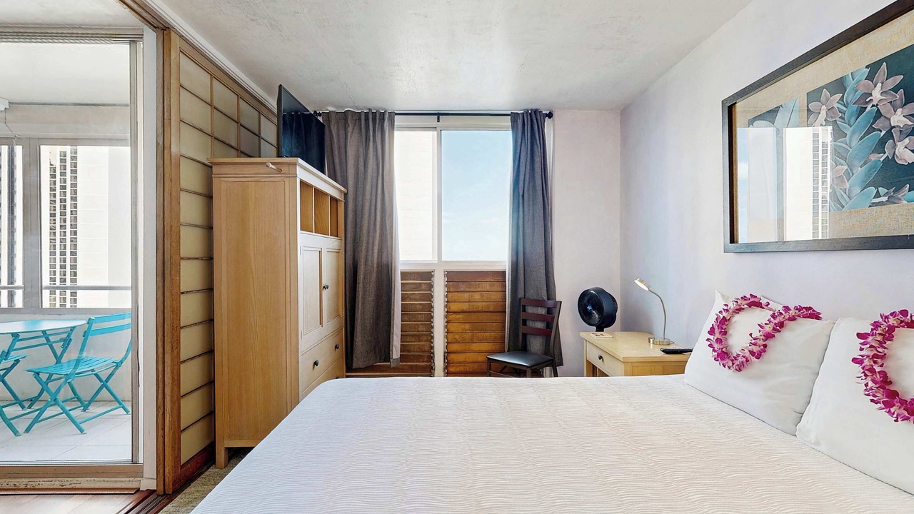 Photo of Bedroom in Waikiki