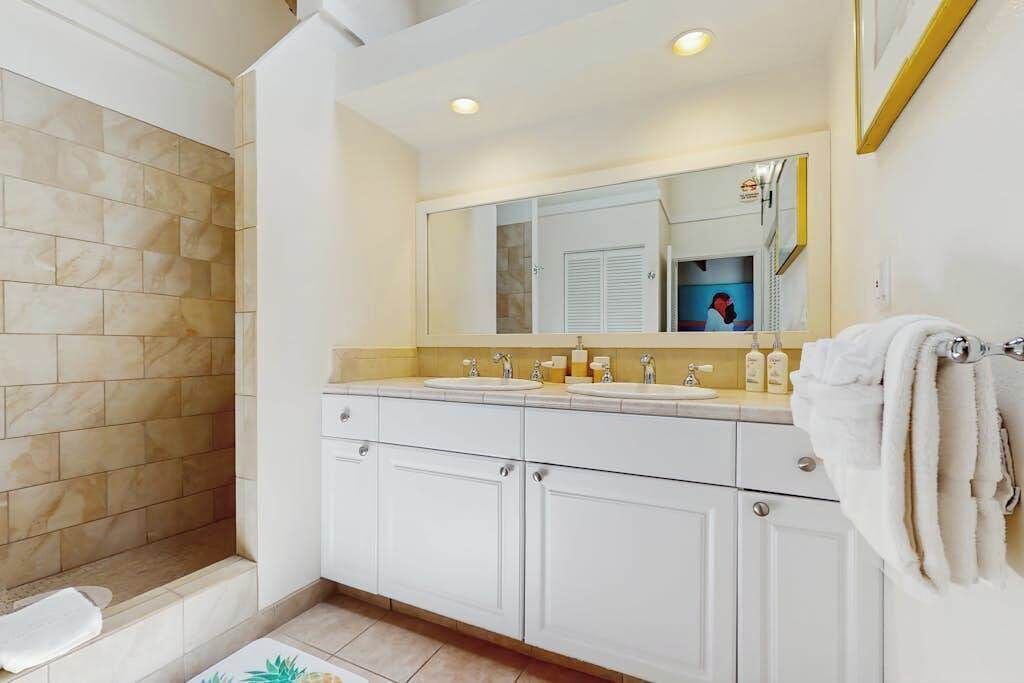 Photo of Bathroom in Maunaloa