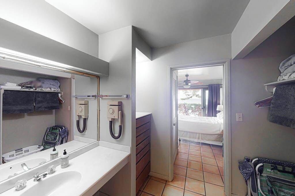 Photo of Bathroom in Maunaloa