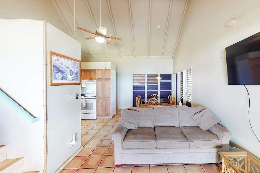 Photo of Livingroom in Maunaloa