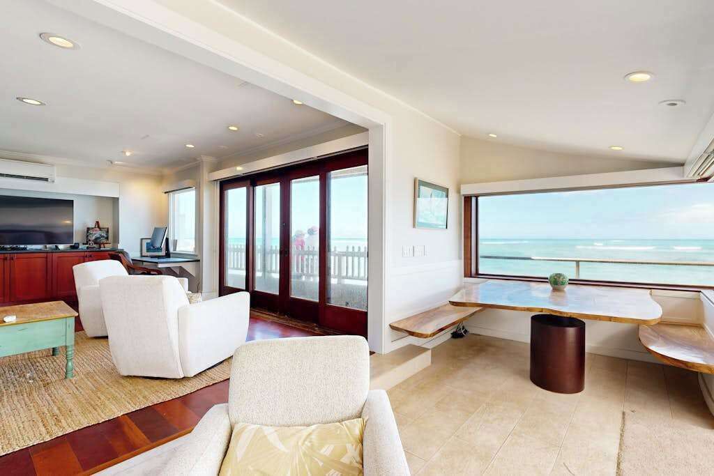 Photo of Livingroom in Diamond Head - Kapahulu - St. Louis