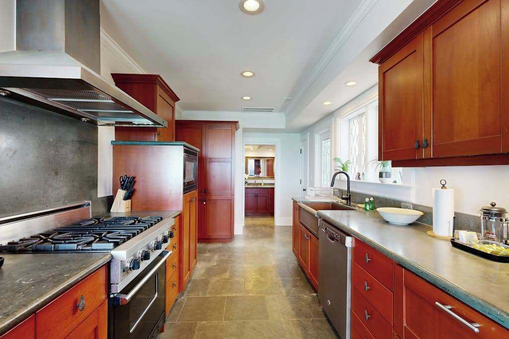 Photo of Kitchen in Diamond Head - Kapahulu - St. Louis