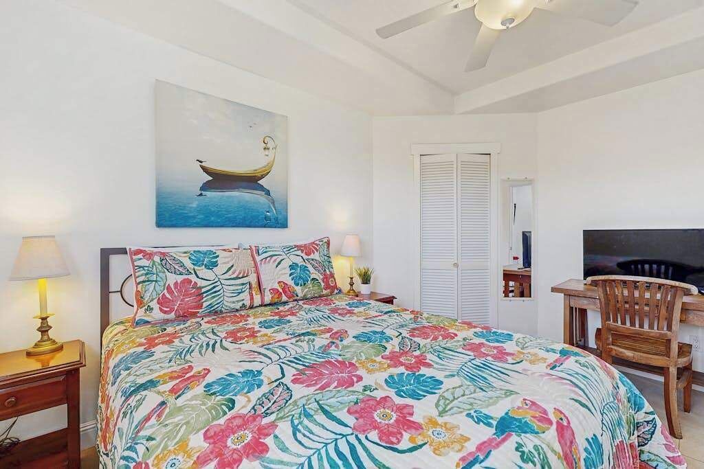 Photo of Bedroom in Pepeekeo