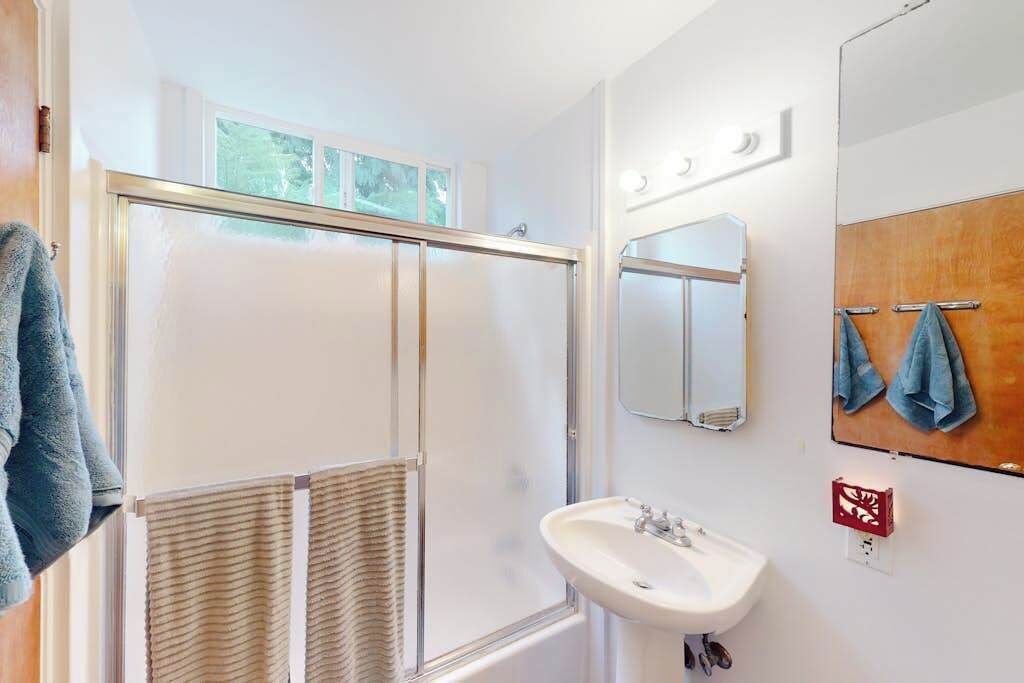 Photo of Bathroom in Kukuihaele