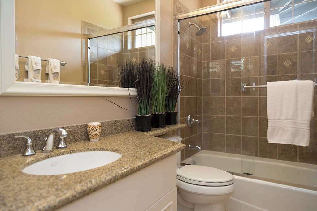 Photo of Bathroom in Kulalani