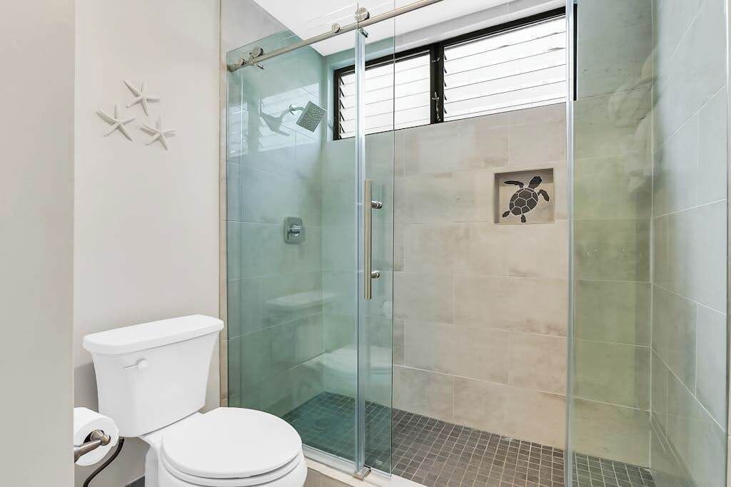 Photo of Bathroom in Historic Kailua Village