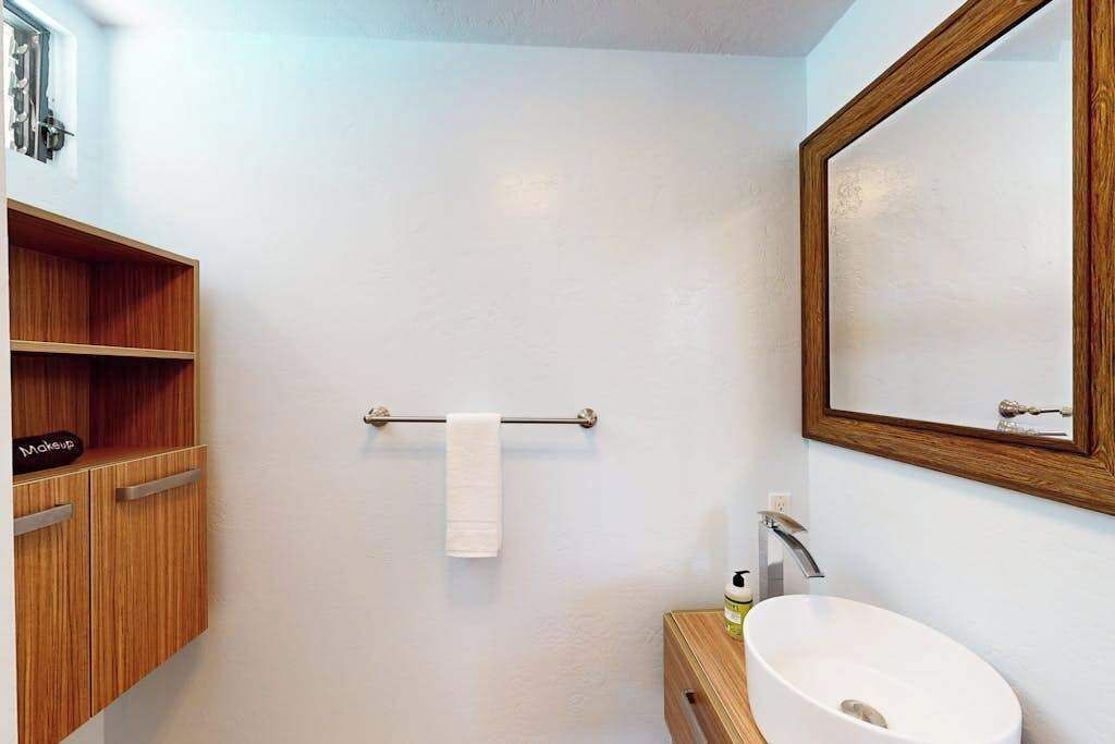 Photo of Bathroom in Keauhou