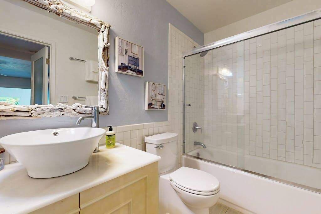 Photo of Bathroom in Keauhou