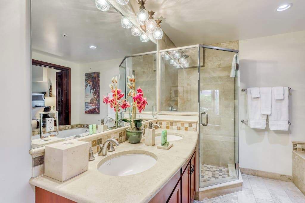 Photo of Bathroom in Wailua