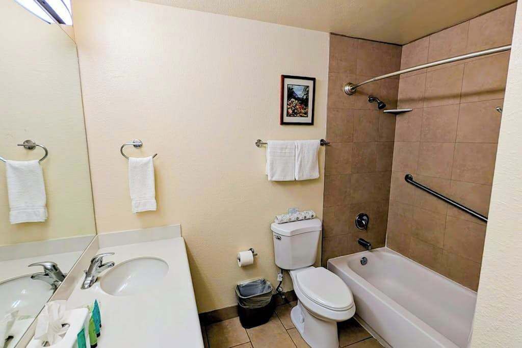 Photo of Bathroom in Nawiliwili