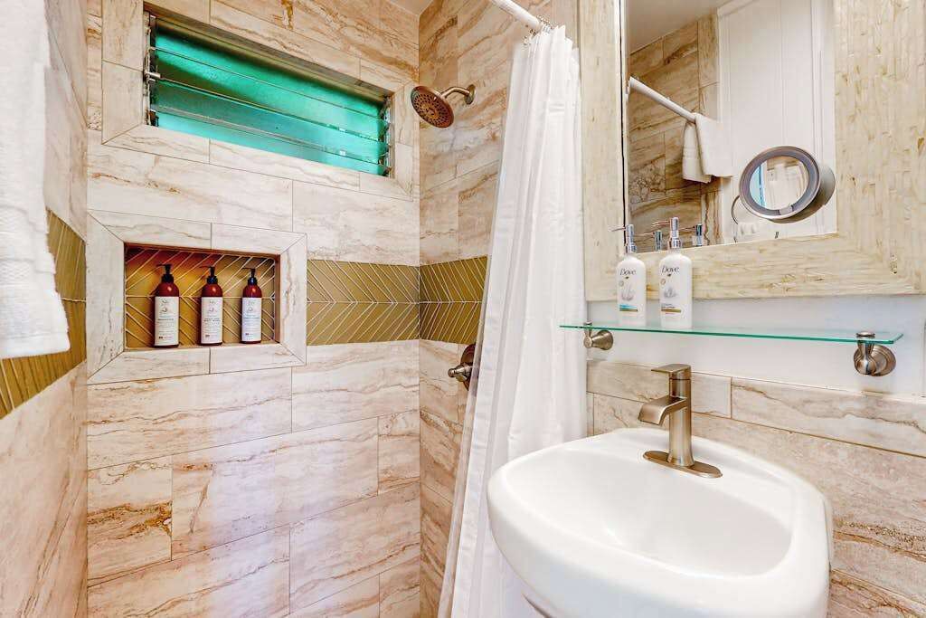 Photo of Bathroom in Wailua House Lots