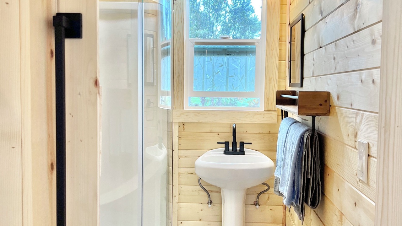 Photo of Bathroom in Royal Hawaiian Estates