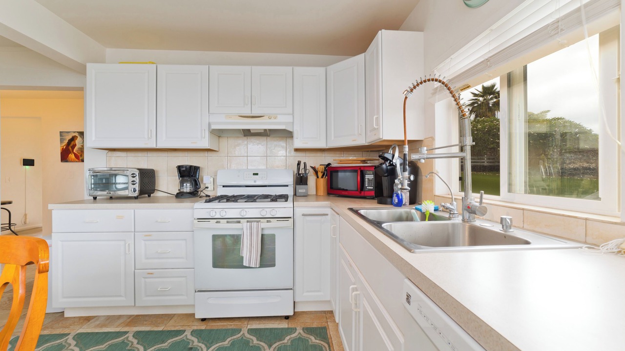 Photo of Kitchen in Kona Palisades