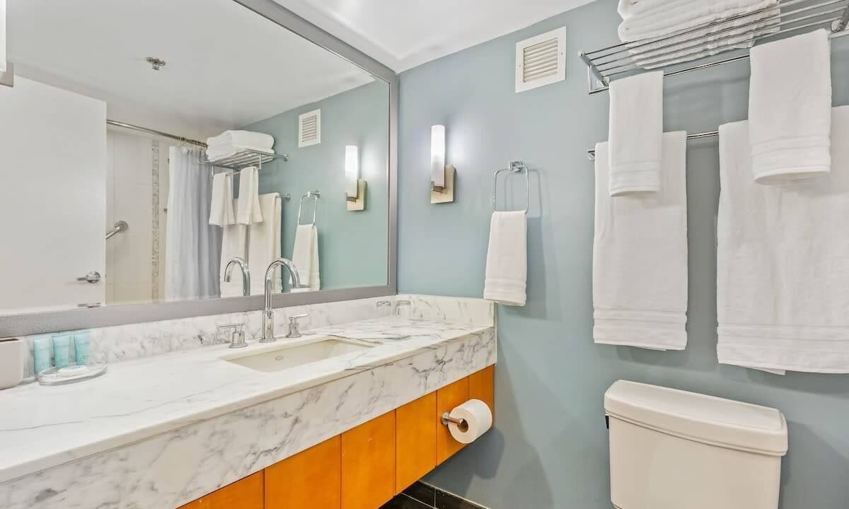 Photo of Bathroom in Ala Moana