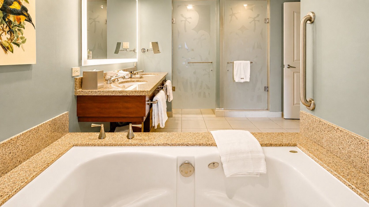 Photo of Bathroom in Lahaina