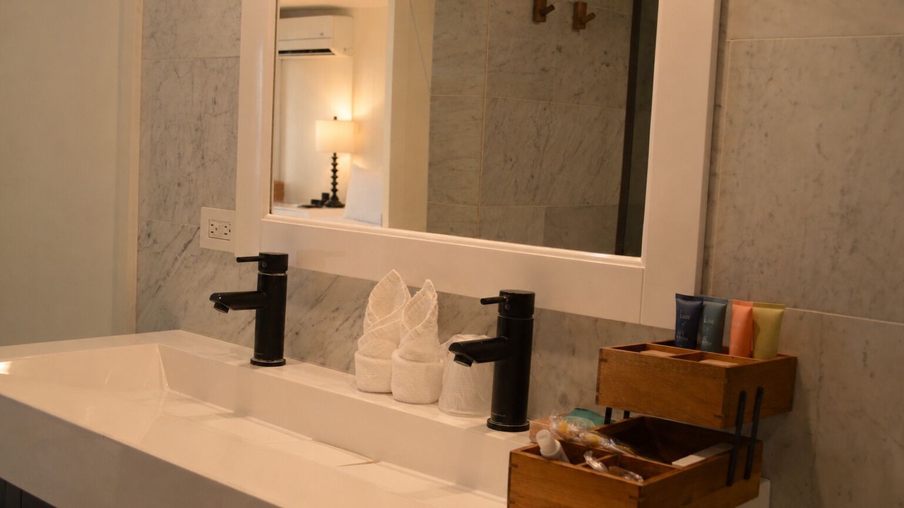 Photo of Bathroom in Waikiki